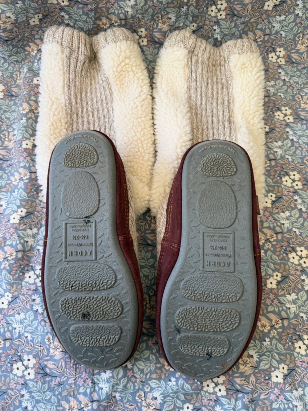 Acorn Cream Sherpa Knit Slipper Boots with Burgundy Trim - Picture 3 of 3